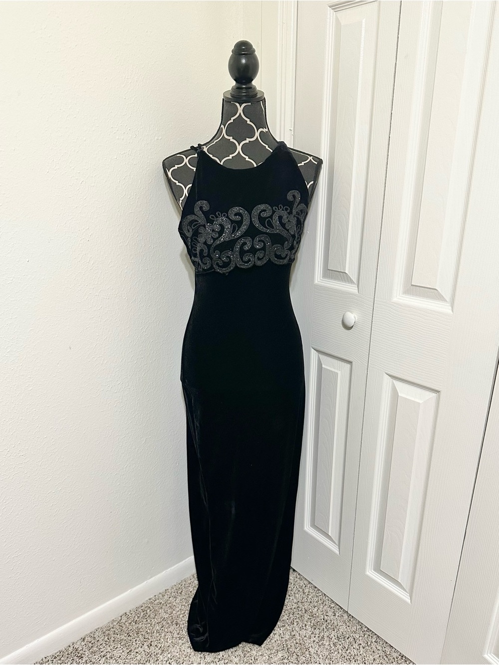 Vintage 90s velvet sparkly, embroidered, stepping out floor length dress
